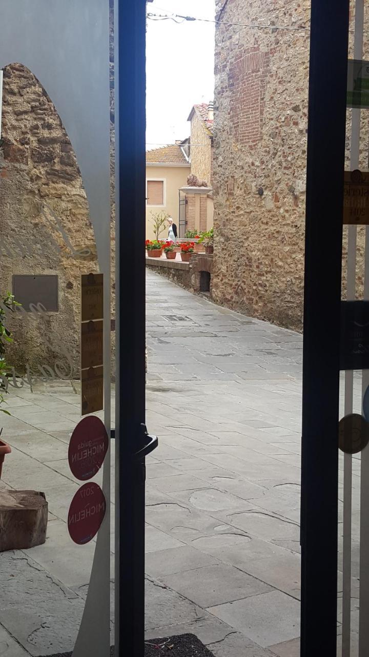 Locanda Nel Cassero Civitella Marittima Exterior foto